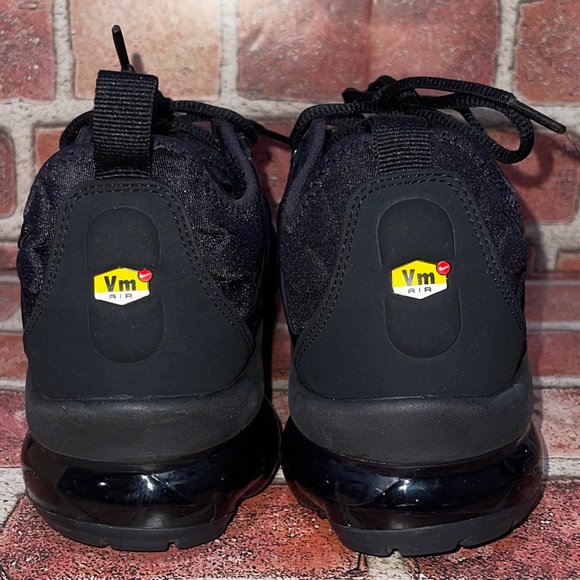 Pre-Owned Nike Air Max Vapormax Triple Black Sneaker Shoes Size 7 924453-004 - Picture 6 of 8